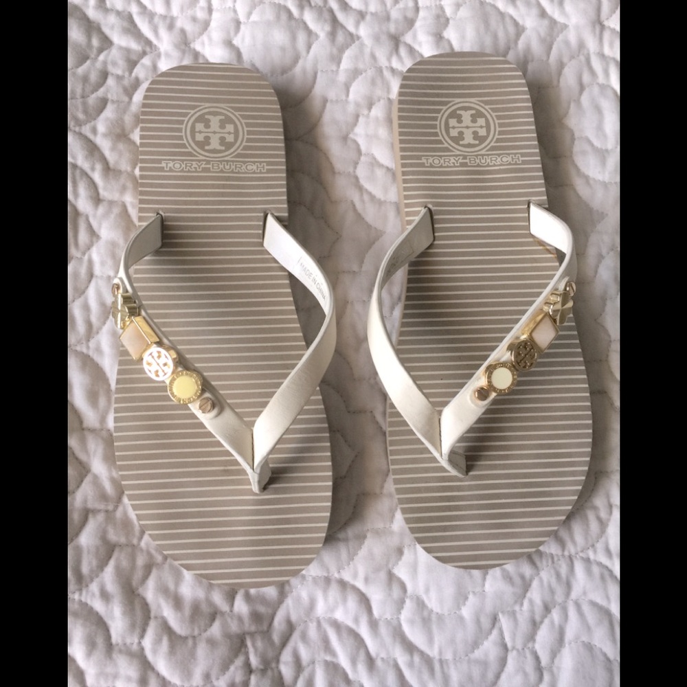 Tory Burch Flip Flops Off White🚨